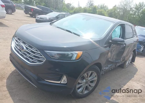 2024 Ford Edge Titanium z USA, uszkodzony, nr VIN 2FMPK4K9XRBB21167